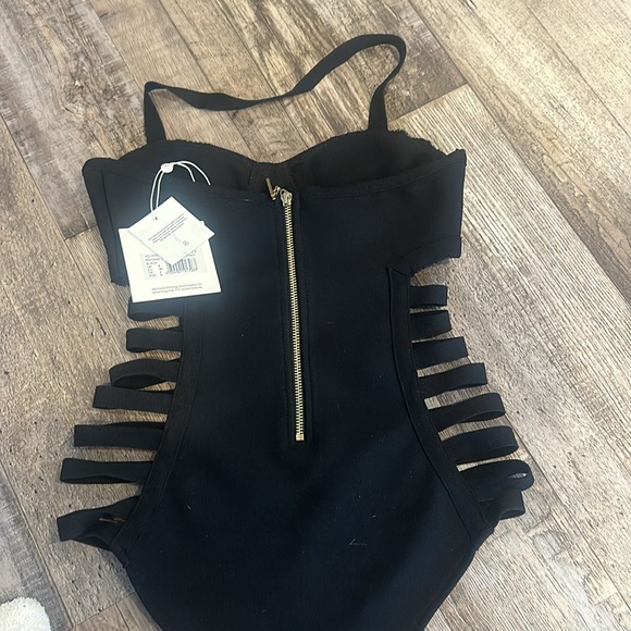 Bandage side ladder swimsuit - Picture 3 of 5